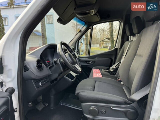 Белый Мерседес Sprinter, объемом двигателя 2.2 л и пробегом 293 тыс. км за 28800 $, фото 29 на Automoto.ua
