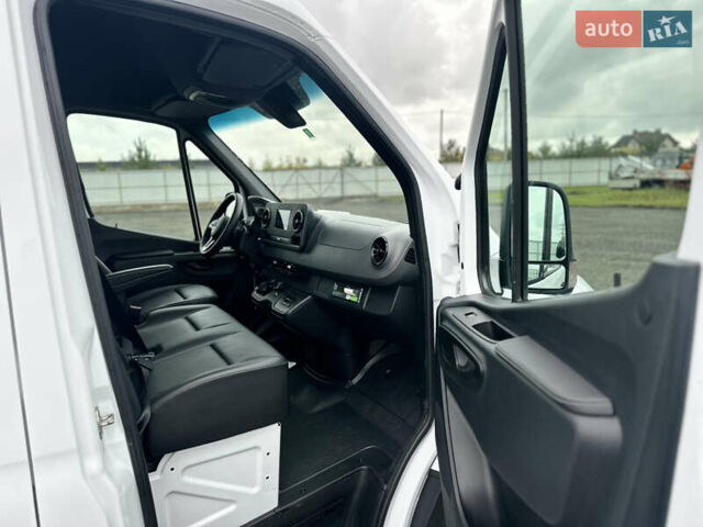 Белый Мерседес Sprinter, объемом двигателя 2.14 л и пробегом 433 тыс. км за 27900 $, фото 33 на Automoto.ua