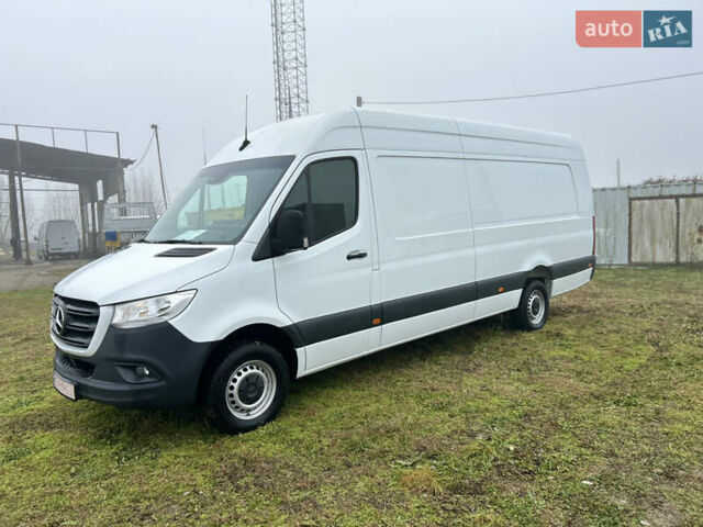 Белый Мерседес Sprinter, объемом двигателя 2.2 л и пробегом 143 тыс. км за 24400 $, фото 3 на Automoto.ua