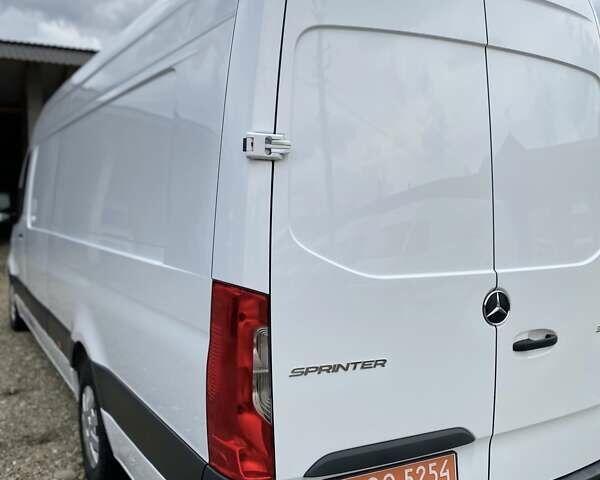 Белый Мерседес Sprinter, объемом двигателя 2.2 л и пробегом 198 тыс. км за 27900 $, фото 38 на Automoto.ua