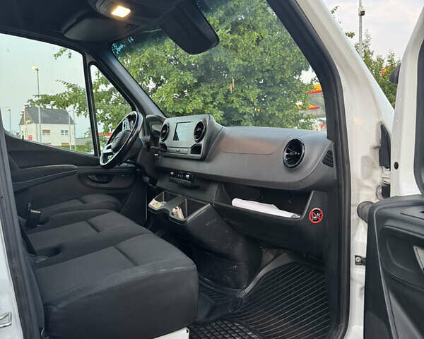 Білий Мерседес Sprinter, об'ємом двигуна 2.2 л та пробігом 201 тис. км за 25000 $, фото 23 на Automoto.ua