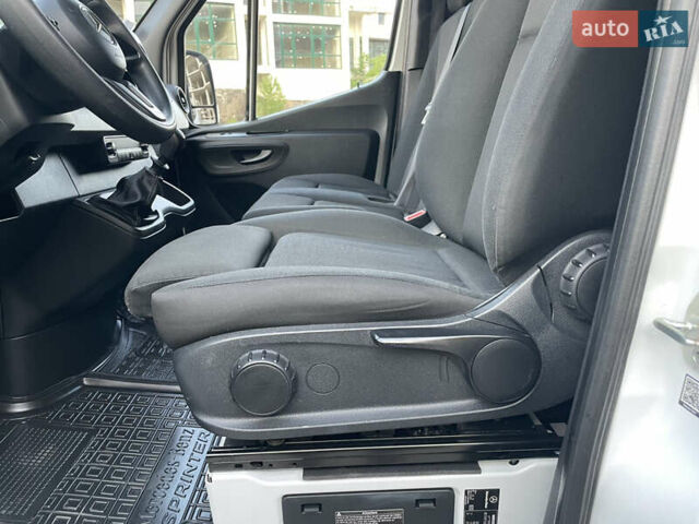 Белый Мерседес Sprinter, объемом двигателя 2.2 л и пробегом 267 тыс. км за 20999 $, фото 30 на Automoto.ua