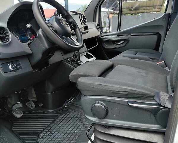 Білий Мерседес Sprinter, об'ємом двигуна 3 л та пробігом 360 тис. км за 33098 $, фото 27 на Automoto.ua