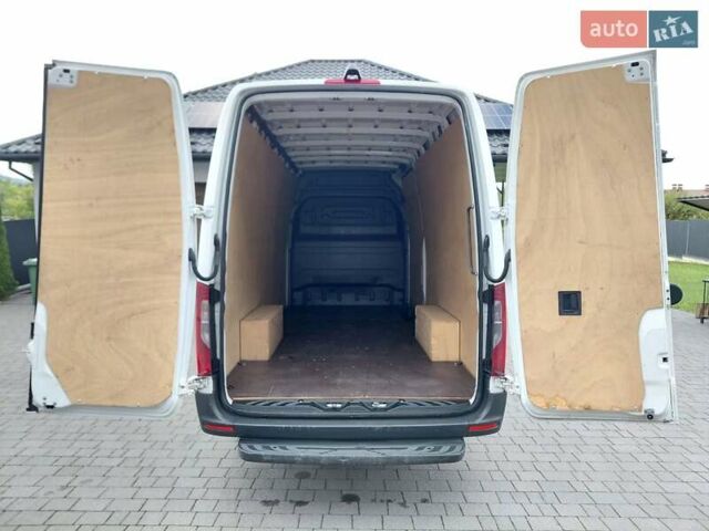 Белый Мерседес Sprinter, объемом двигателя 3 л и пробегом 361 тыс. км за 34000 $, фото 10 на Automoto.ua