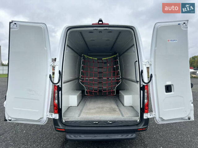Белый Мерседес Sprinter, объемом двигателя 2.14 л и пробегом 433 тыс. км за 27900 $, фото 13 на Automoto.ua