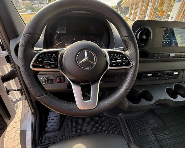 Белый Мерседес Sprinter, объемом двигателя 3 л и пробегом 69 тыс. км за 46999 $, фото 13 на Automoto.ua