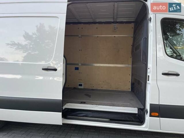 Белый Мерседес Sprinter, объемом двигателя 2.14 л и пробегом 337 тыс. км за 24800 $, фото 10 на Automoto.ua