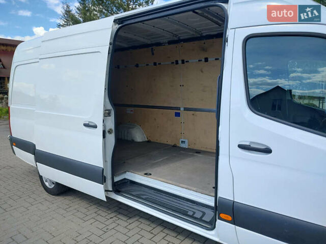Белый Мерседес Sprinter, объемом двигателя 2.14 л и пробегом 228 тыс. км за 23999 $, фото 4 на Automoto.ua