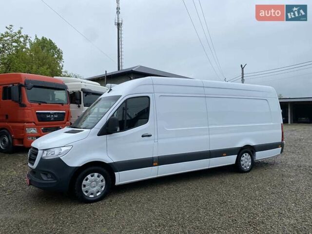Белый Мерседес Sprinter, объемом двигателя 2.2 л и пробегом 194 тыс. км за 29850 $, фото 2 на Automoto.ua