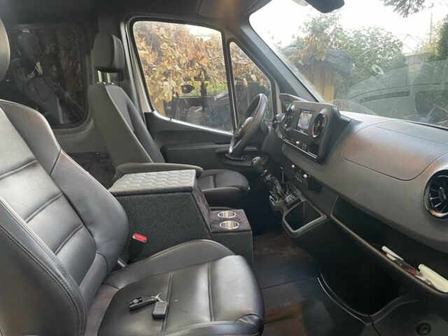 Білий Мерседес Sprinter, об'ємом двигуна 2.2 л та пробігом 350 тис. км за 35318 $, фото 12 на Automoto.ua