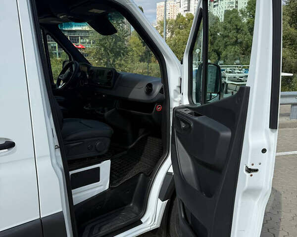 Белый Мерседес Sprinter, объемом двигателя 3 л и пробегом 69 тыс. км за 46999 $, фото 15 на Automoto.ua