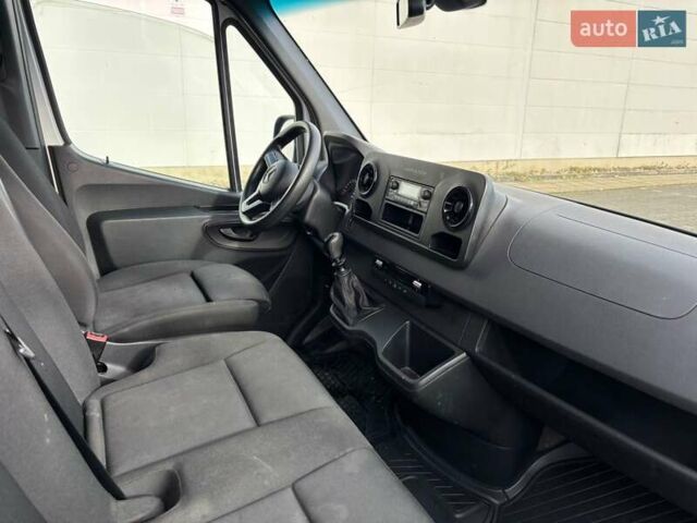 Белый Мерседес Sprinter, объемом двигателя 0 л и пробегом 400 тыс. км за 21999 $, фото 6 на Automoto.ua