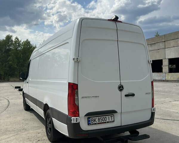 Белый Мерседес Sprinter, объемом двигателя 2.99 л и пробегом 32 тыс. км за 49900 $, фото 3 на Automoto.ua