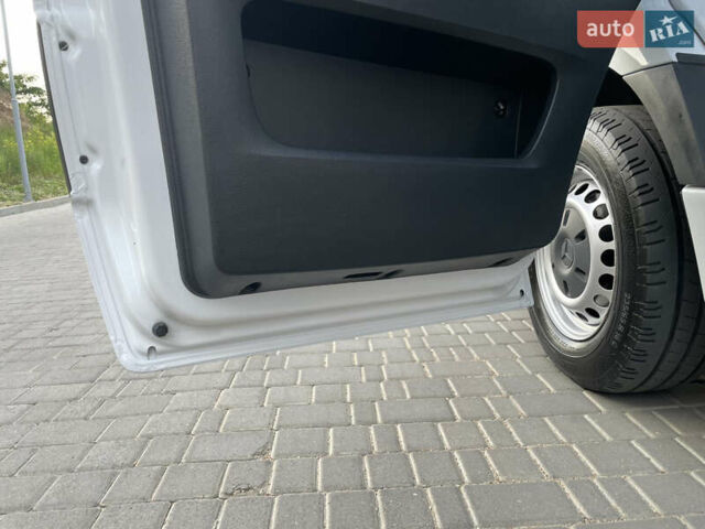 Белый Мерседес Sprinter, объемом двигателя 2.2 л и пробегом 267 тыс. км за 20999 $, фото 39 на Automoto.ua