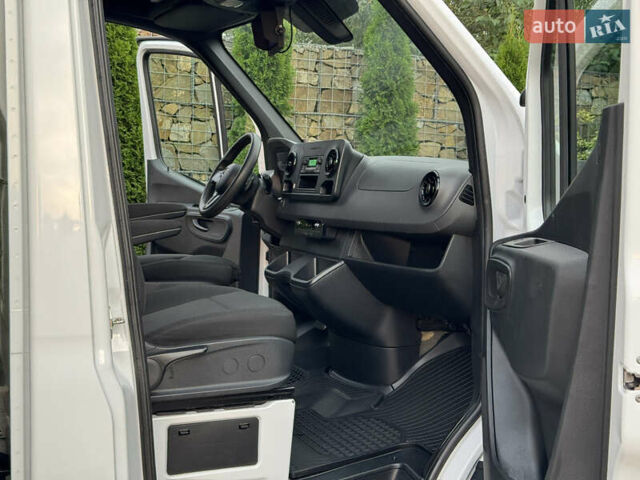 Білий Мерседес Sprinter, об'ємом двигуна 2.2 л та пробігом 254 тис. км за 24500 $, фото 103 на Automoto.ua