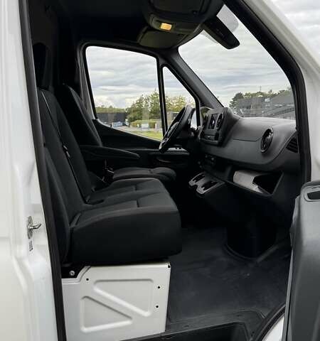 Белый Мерседес Sprinter, объемом двигателя 2.14 л и пробегом 352 тыс. км за 27800 $, фото 7 на Automoto.ua