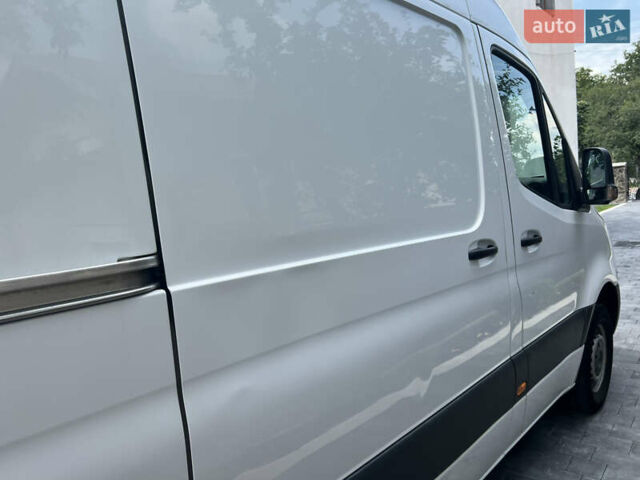 Белый Мерседес Sprinter, объемом двигателя 2.14 л и пробегом 575 тыс. км за 27500 $, фото 13 на Automoto.ua