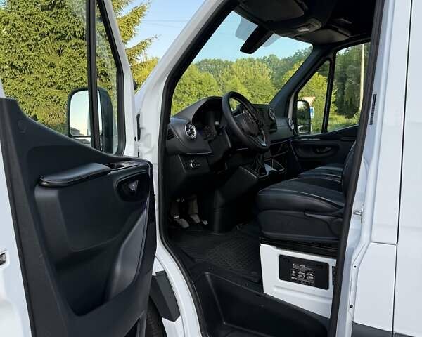 Белый Мерседес Sprinter, объемом двигателя 0 л и пробегом 290 тыс. км за 25000 $, фото 9 на Automoto.ua