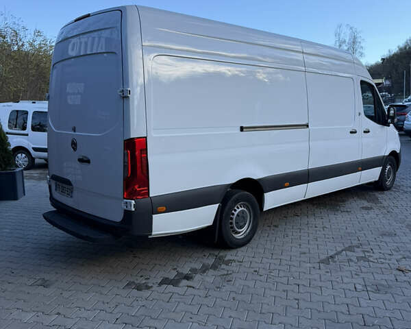 Белый Мерседес Sprinter, объемом двигателя 2.2 л и пробегом 188 тыс. км за 20900 $, фото 3 на Automoto.ua