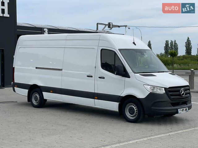 Белый Мерседес Sprinter, объемом двигателя 2.2 л и пробегом 188 тыс. км за 22800 $, фото 4 на Automoto.ua