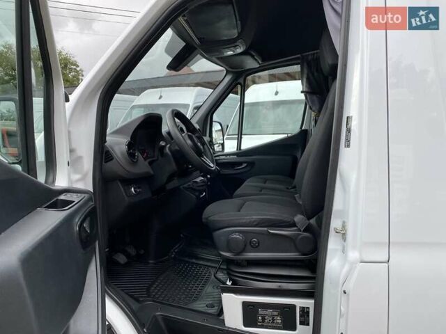 Белый Мерседес Sprinter, объемом двигателя 2.2 л и пробегом 193 тыс. км за 22850 $, фото 38 на Automoto.ua