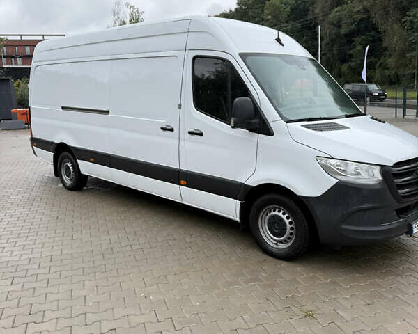 Белый Мерседес Sprinter, объемом двигателя 2.2 л и пробегом 188 тыс. км за 20900 $, фото 4 на Automoto.ua