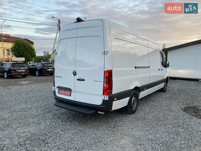 Белый Мерседес Sprinter, объемом двигателя 2.1 л и пробегом 275 тыс. км за 22900 $, фото 3 на Automoto.ua
