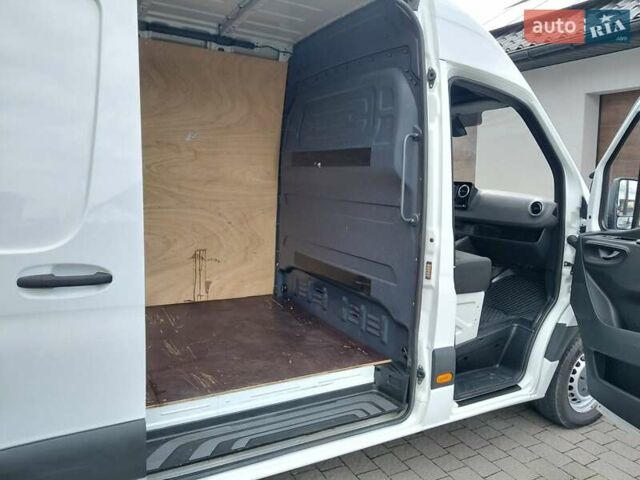 Белый Мерседес Sprinter, объемом двигателя 3 л и пробегом 361 тыс. км за 34000 $, фото 13 на Automoto.ua