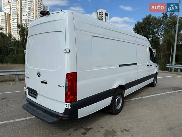 Белый Мерседес Sprinter, объемом двигателя 3 л и пробегом 69 тыс. км за 46999 $, фото 5 на Automoto.ua