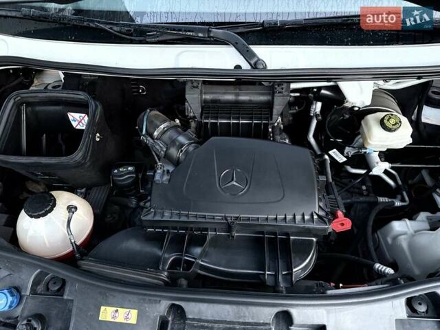 Мерседес Sprinter 2020 в Киеве на Automoto.ua Белый Мерседес Sprinter, объемом двигателя 2.2 л и пробегом 288 тыс. км за 23850 $, фото 52 на Automoto.ua