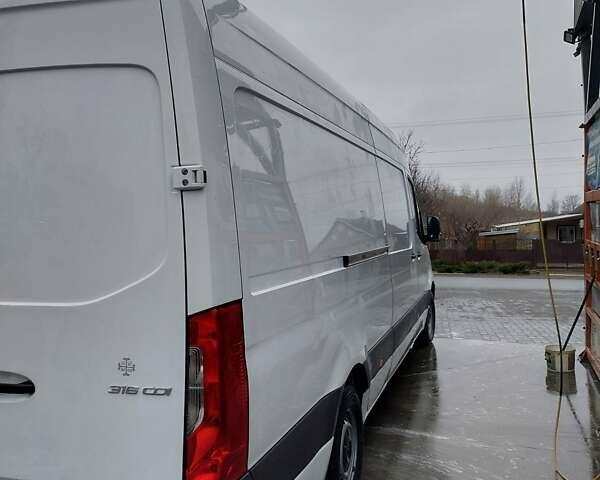 Белый Мерседес Sprinter, объемом двигателя 2.2 л и пробегом 297 тыс. км за 26700 $, фото 8 на Automoto.ua