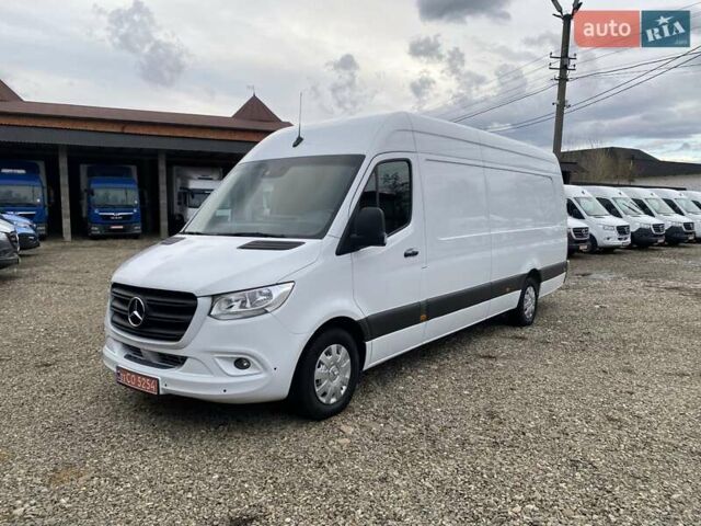 Белый Мерседес Sprinter, объемом двигателя 2.2 л и пробегом 198 тыс. км за 27900 $, фото 1 на Automoto.ua