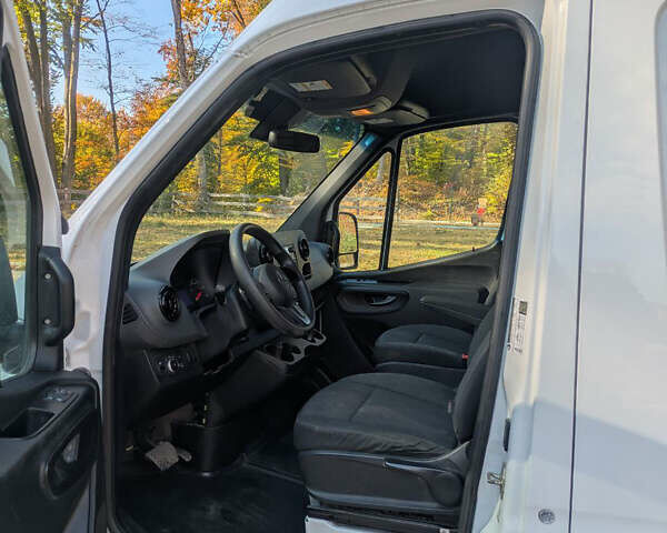 Белый Мерседес Sprinter, объемом двигателя 3 л и пробегом 157 тыс. км за 35000 $, фото 18 на Automoto.ua