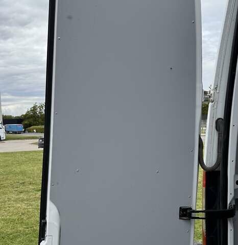 Белый Мерседес Sprinter, объемом двигателя 2.14 л и пробегом 352 тыс. км за 27800 $, фото 11 на Automoto.ua