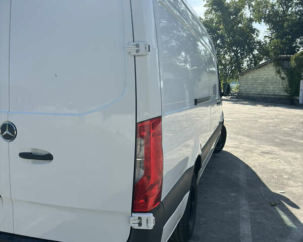 Белый Мерседес Sprinter, объемом двигателя 2.99 л и пробегом 65 тыс. км за 31800 $, фото 4 на Automoto.ua