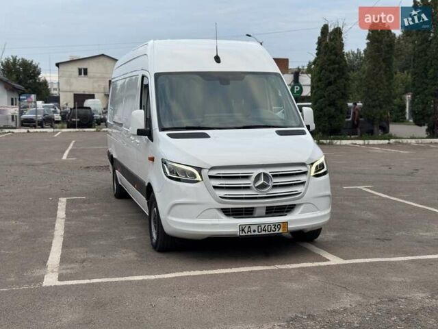 Белый Мерседес Sprinter, объемом двигателя 2.2 л и пробегом 243 тыс. км за 25800 $, фото 2 на Automoto.ua