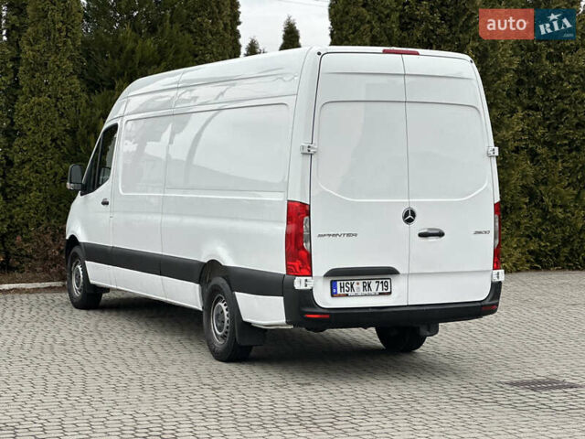 Белый Мерседес Sprinter, объемом двигателя 3 л и пробегом 300 тыс. км за 37500 $, фото 12 на Automoto.ua