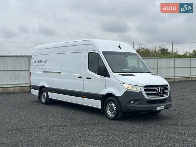 Белый Мерседес Sprinter, объемом двигателя 2.14 л и пробегом 433 тыс. км за 27900 $, фото 2 на Automoto.ua