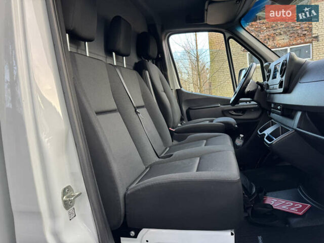 Белый Мерседес Sprinter, объемом двигателя 2.2 л и пробегом 293 тыс. км за 28800 $, фото 56 на Automoto.ua