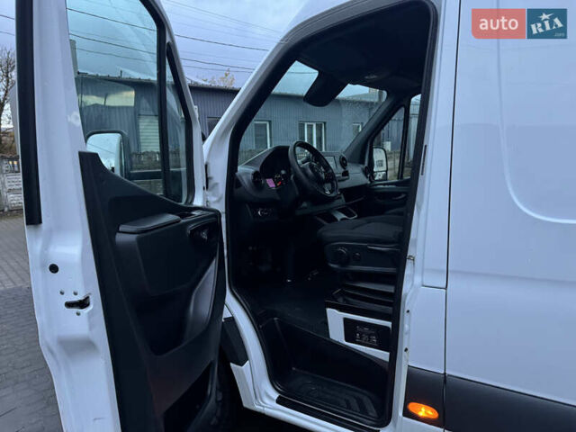 Белый Мерседес Sprinter, объемом двигателя 2.1 л и пробегом 366 тыс. км за 27800 $, фото 19 на Automoto.ua