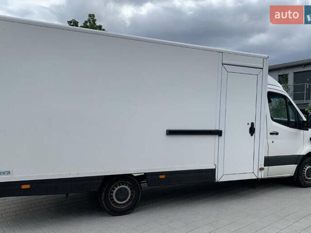 Белый Мерседес Sprinter, объемом двигателя 0 л и пробегом 221 тыс. км за 25736 $, фото 1 на Automoto.ua