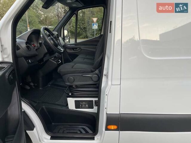 Белый Мерседес Sprinter, объемом двигателя 2.14 л и пробегом 337 тыс. км за 24800 $, фото 14 на Automoto.ua