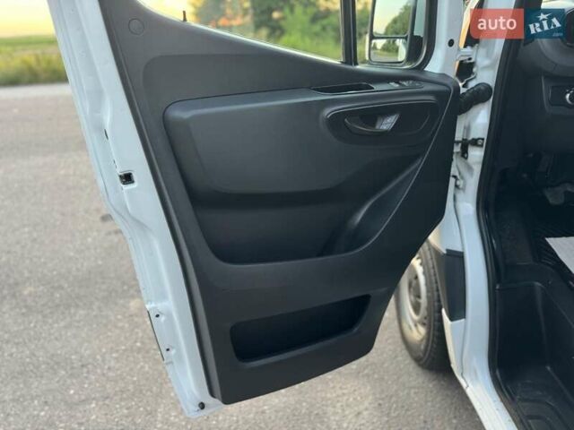 Белый Мерседес Sprinter, объемом двигателя 2.2 л и пробегом 267 тыс. км за 28900 $, фото 21 на Automoto.ua