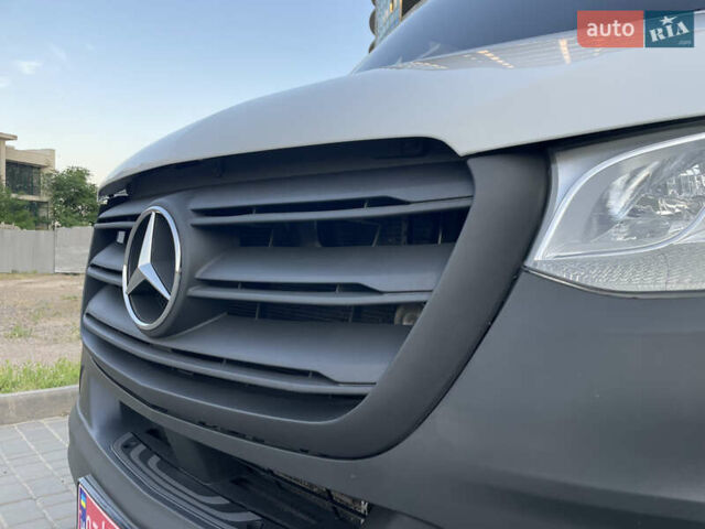 Белый Мерседес Sprinter, объемом двигателя 2.2 л и пробегом 267 тыс. км за 20999 $, фото 19 на Automoto.ua