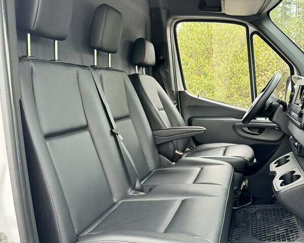 Белый Мерседес Sprinter, объемом двигателя 2.14 л и пробегом 230 тыс. км за 26900 $, фото 16 на Automoto.ua
