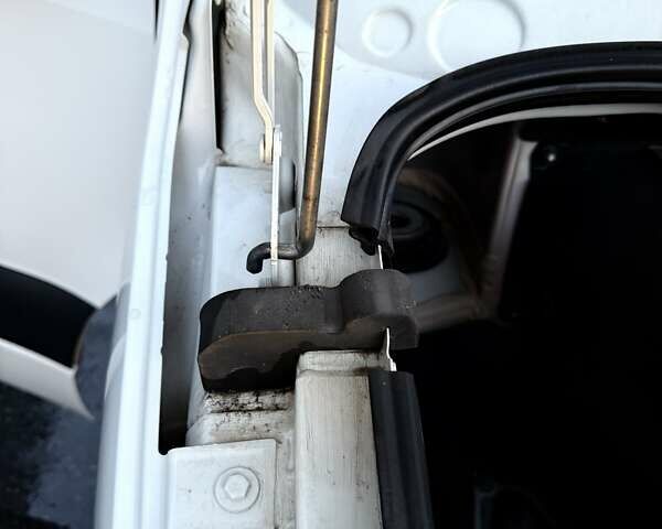 Мерседес Sprinter 2020 в Киеве на Automoto.ua Белый Мерседес Sprinter, объемом двигателя 2.2 л и пробегом 288 тыс. км за 23850 $, фото 58 на Automoto.ua