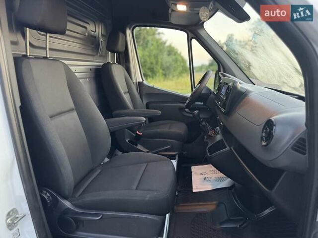 Белый Мерседес Sprinter, объемом двигателя 2.2 л и пробегом 267 тыс. км за 28900 $, фото 66 на Automoto.ua