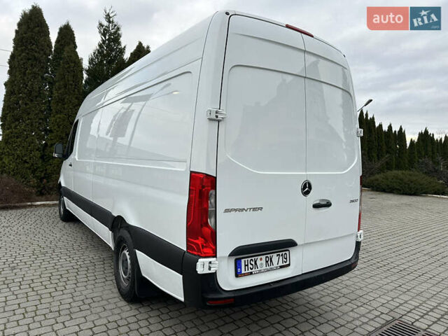 Белый Мерседес Sprinter, объемом двигателя 3 л и пробегом 300 тыс. км за 37500 $, фото 19 на Automoto.ua