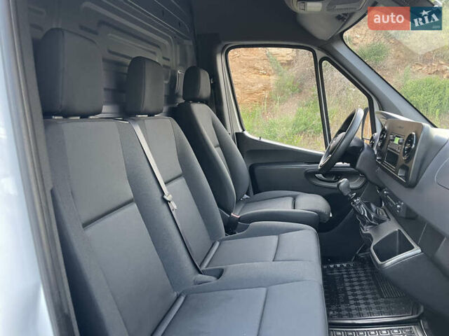 Белый Мерседес Sprinter, объемом двигателя 2.2 л и пробегом 267 тыс. км за 20999 $, фото 47 на Automoto.ua