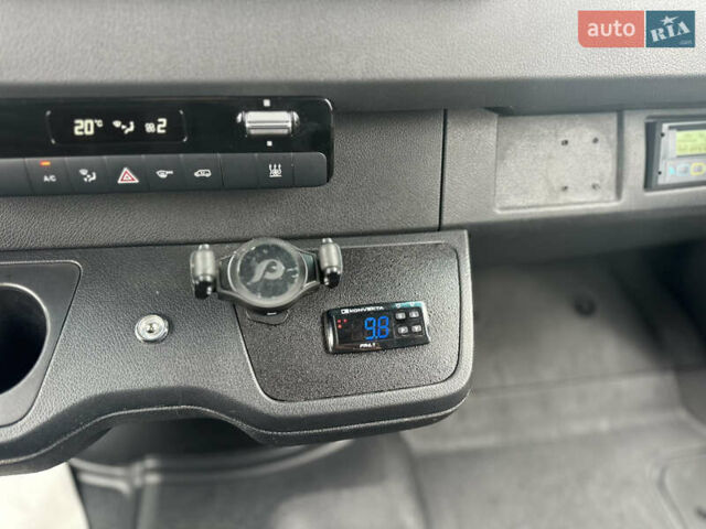 Белый Мерседес Sprinter, объемом двигателя 2.14 л и пробегом 433 тыс. км за 27900 $, фото 43 на Automoto.ua